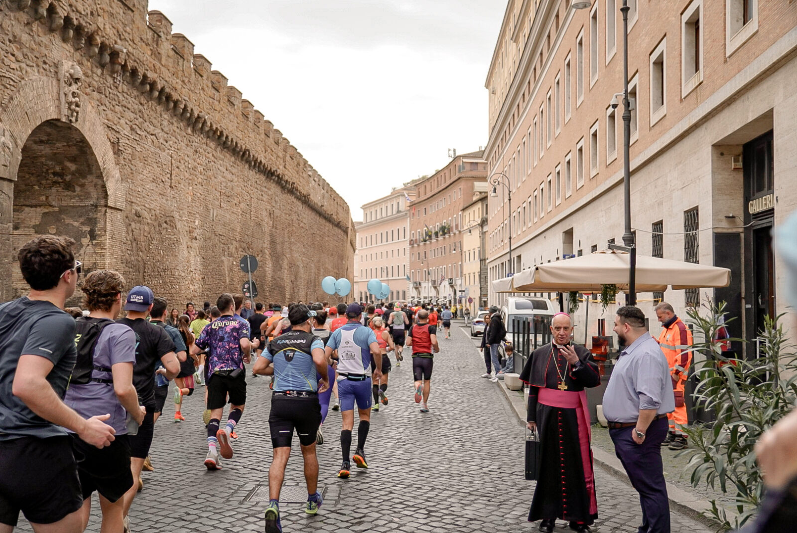 Rom-Marathon laufen durch die Ewige Stadt 22 Rom Marathon laufen: Passetto di Borgo