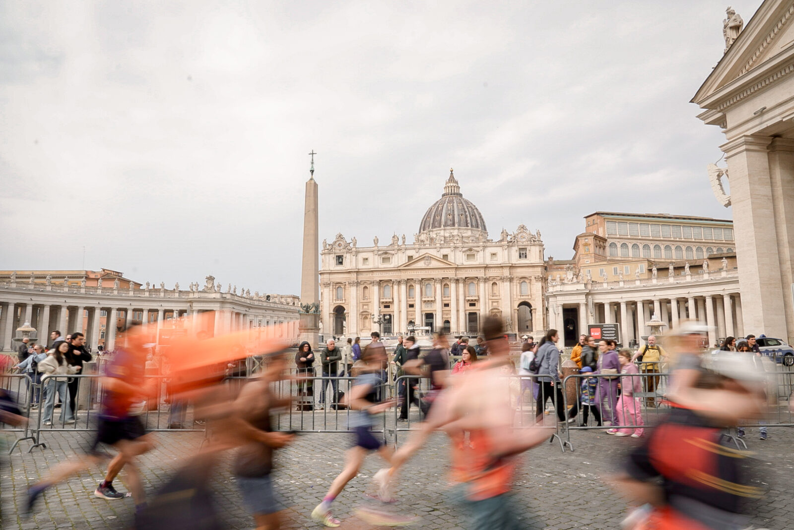 Rom-Marathon laufen durch die Ewige Stadt 15 Rom Marathon laufen: Petersplatz