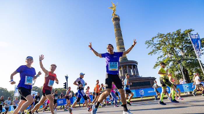 beste Form froehliche marathonlaeufer beim bmw berlin marathon 2021