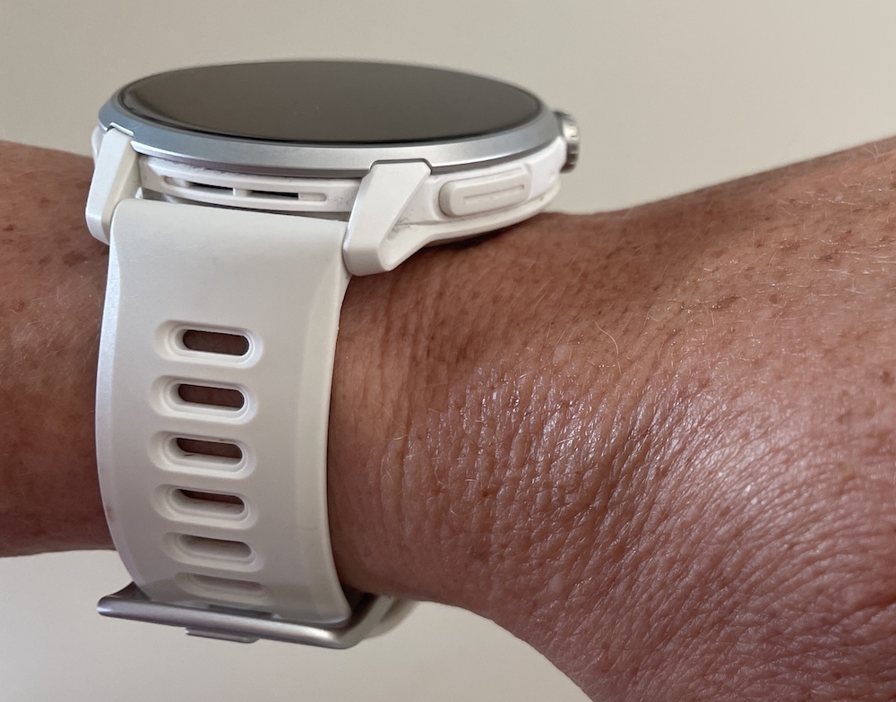 Laufuhr für schmale Handgelenke 12 coros-pace-4-pro-frauenhandgelenk-silikonarmband