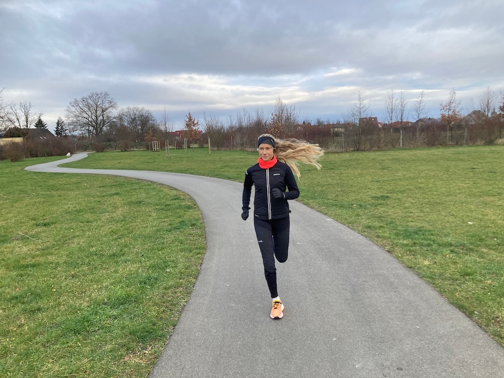 Craft ADV SubZ Lumen Laufjacke und Tights mit reflektierenden Details