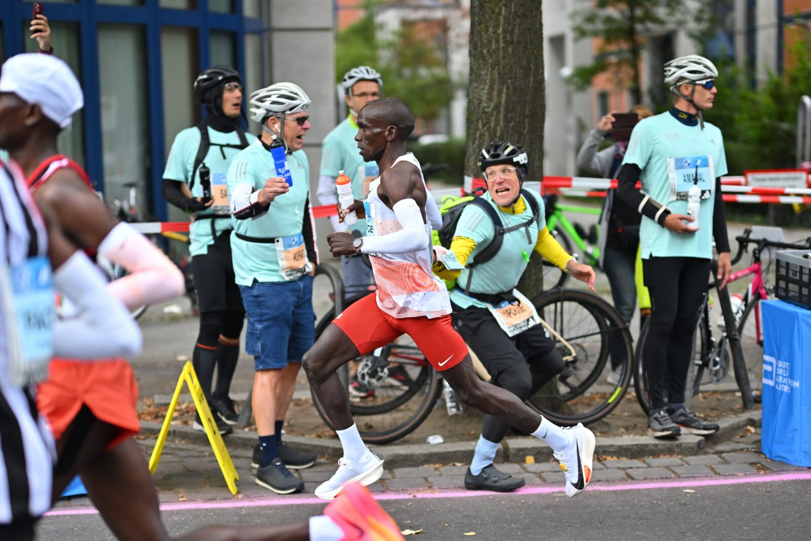 Rekorde beim Berlin-Marathon - Eliud Kipchoge auf Siegeskurs beim Berlin-Marathon 2023