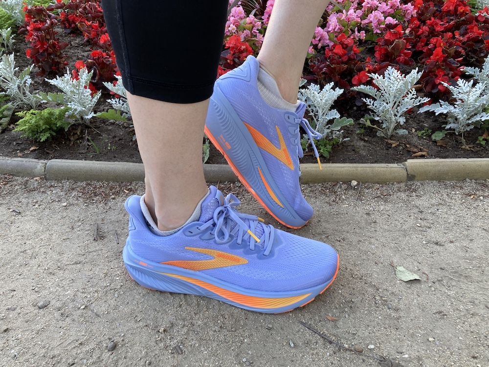 Brooks Ghost 17 Test Damenmodell in Flieder