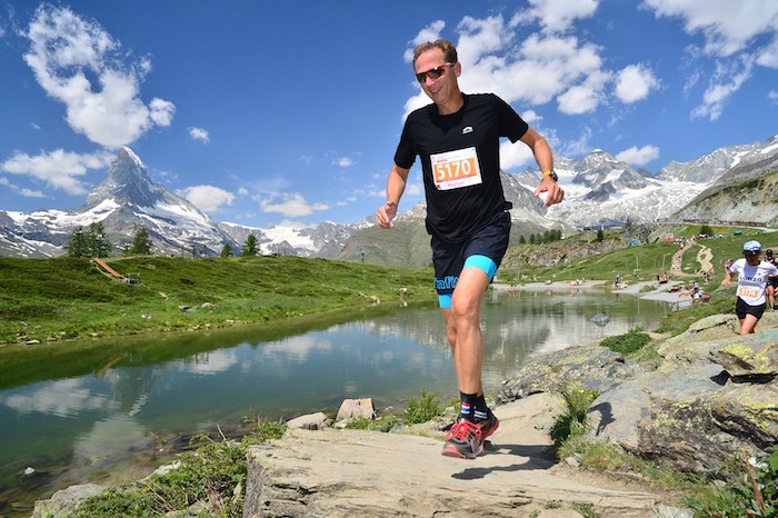 Jahresplan erstellen Hobbyläufer Holger Richter beim Berglauf