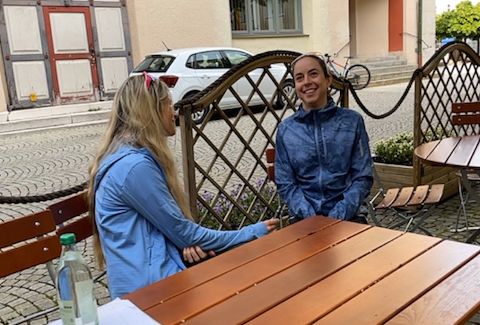 Meg Lane im Interview mit Tabitha Buehne am Vortag des Salomon Alpenstadt City & Trail