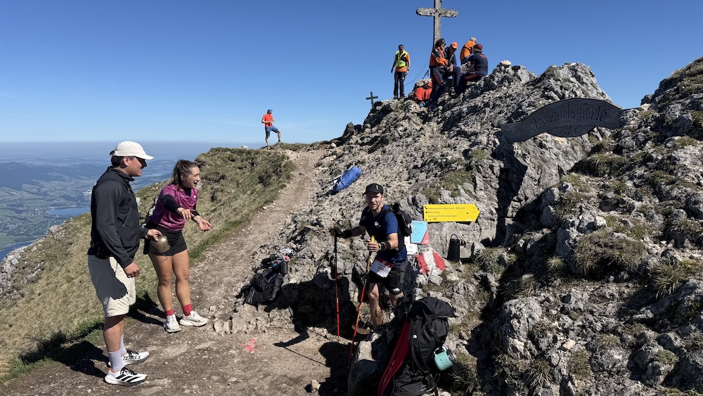 mozart 100 by UTMB Erfahrungen Ultrarunning 23 mozart-100-by-utmb-gipfelkreuz