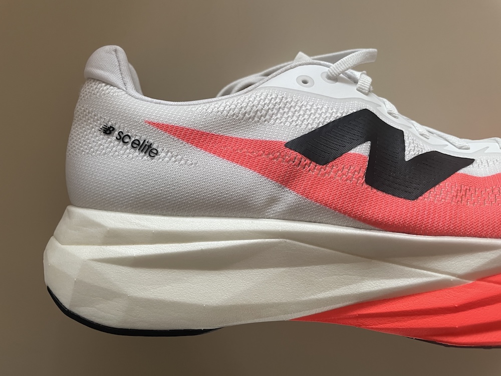 Gewinnspiel für Läuferinnen 3 new-balance-elite-v5-ferse