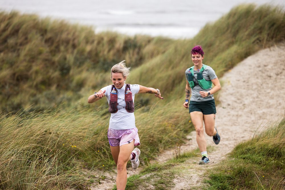 Laufen ab 40: Warum Frauen achtsamer trainieren wollen 17 trailrunning traick sideshot 47 martina andrea storyteller